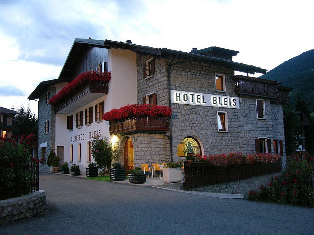 Hotel Bleis 蓬泰迪莱尼奥 外观 照片